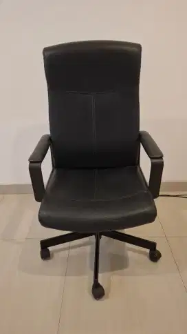 Kursi Kerja IKEA MILLBERGET
