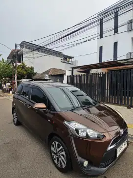 Toyota Sienta V Matic Pajak On