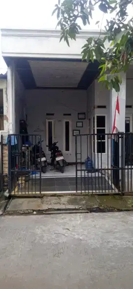 Rumah siap huni dijual cepat BU taman Alamanda