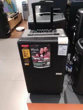 Kredit Sharp speaker
