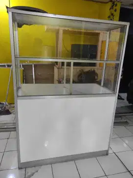 DIJUAL LEMARI ETALASE ALUMINIUM