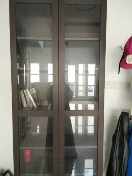 Lemari buku bekas