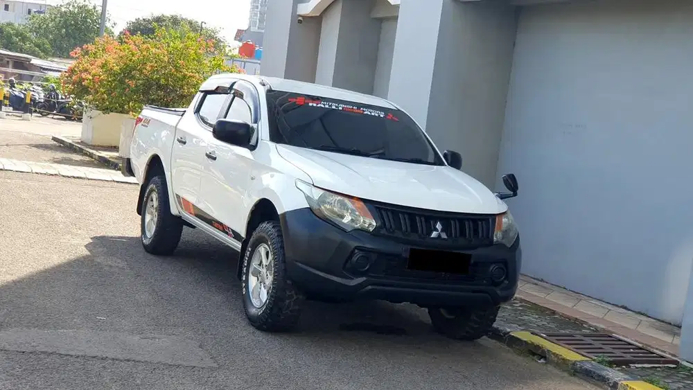 Mitsubishi Triton HDX 2.5 4x4 manual 2017 (Nik 2016)
