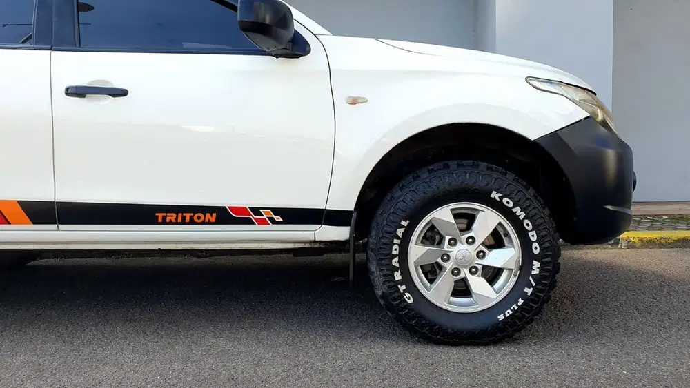 Mitsubishi Triton HDX 2.5 4x4 manual 2017 (Nik 2016)