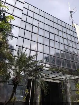 Gedung Strategis 3 Lantai Di Kemayoran Jakpus