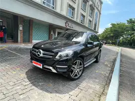 Mercedes Benz GLE250D 2016 Kondisi Sempurna Tinggal Pakai Aja.