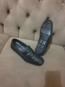 Sepatu Prada casual size 40.5 second original