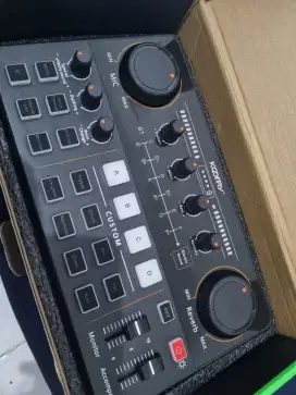 JUAL SOUNDCARD SOUND LIVE STREAMING KARAOKE LIKE NEW