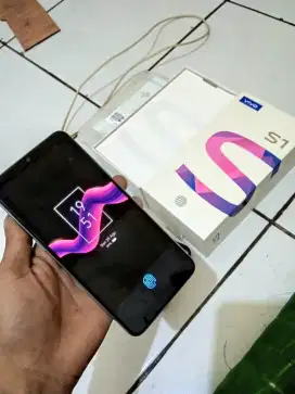 Vivo s1 ram 4+ 1/128..mulus like new full set