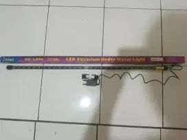 Lampu celup akuarium LED Cosmo CS-L800 80 cm warna putih