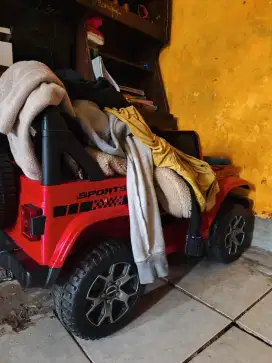 Mainan mobil aki anak