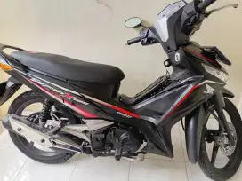 Supra x 125 FI hitam th 2017