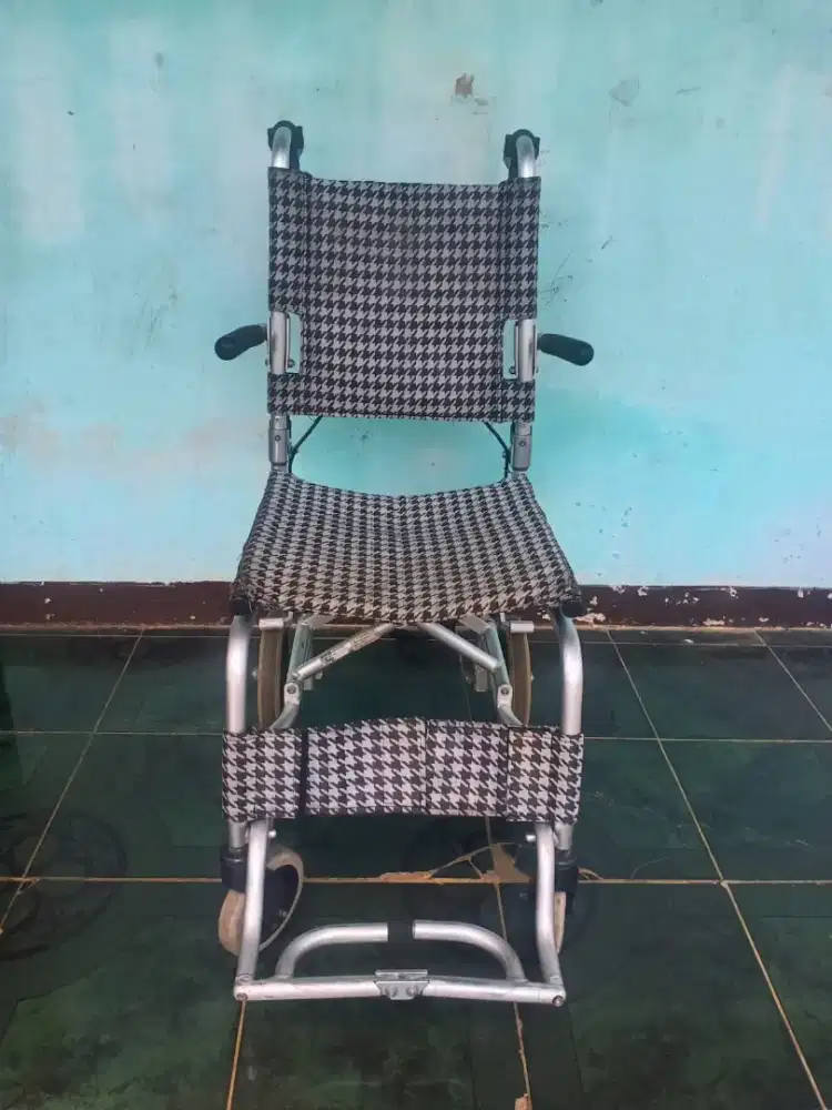 Kursi Roda Traveling Kecil