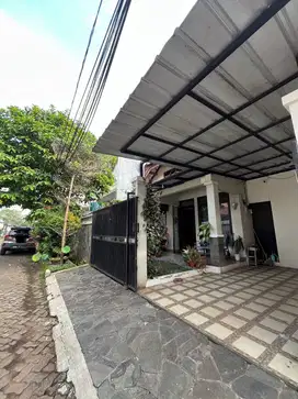 Dijual Rumah 1 Lantai Hadap Selatan SHM Siap Huni di Villa Melati Mas