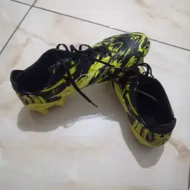 Sepatu Bola Baru dipakai 1 kali