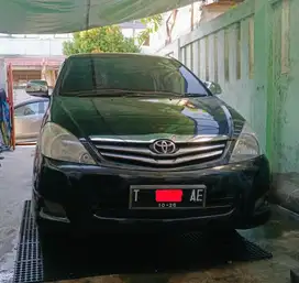 Toyota Kijang Innova 2011 Bensin