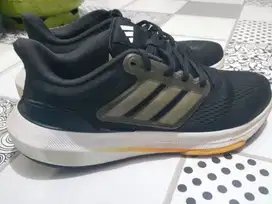 Adidas Bounce size 42
