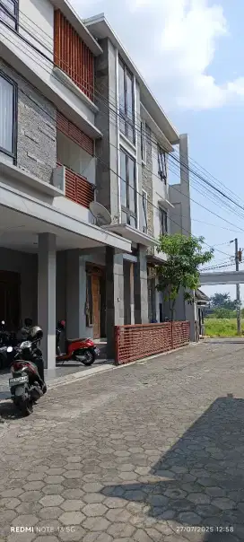 Kost putri Mahkota 1
