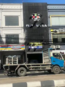 Disewakan Ruko 3 Lantai Ukuran 5x16 Kondisi Kosongan Depan Jalan Raya