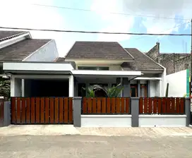 SEMI FURNISHED 700JT-an! RUMAH PRIBADI SIAP HUNI DI KALASAN