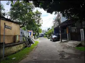 Dijual tanah murah plus bangunan kecil di BSD griya Loka