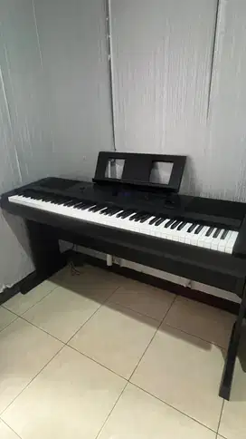 Dijual piano digital Yamaha second seri DGX 660. Dibeli tahun 2020