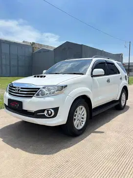 Toyota Fortuner 2.5 G VNT 2013 Automatic ( Putih Metalik )