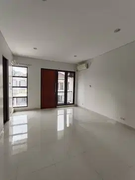 Disewakan Rumah Bagus Siap Huni di Cluster Asera Harapan Indah Bekasi