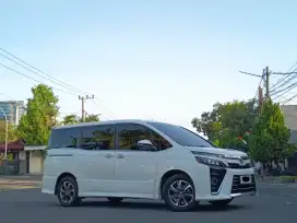 [TDP:15jt + KM60rb'an] Toyota Voxy 2.0cc 2018 Automatic Record Toyota