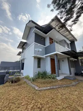 RUMAH ASRI SEJUK 3 LANTAI DI CILENGKRANG BANDUNG