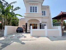 RUMAH KLASIK MODERN 2 LANTAI DI BANGUNTAPAN