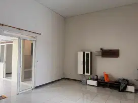 DISEWAKAN RUMAH KOTA BARU PARAHYANGAN MURAH DI BAWAH HARGA PASAR