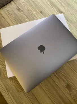 Macbook air M1 256gb Fullset mulus Bisa COD