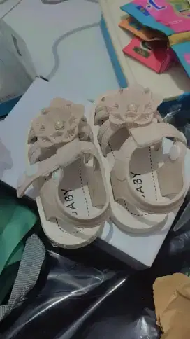 Sandal & sepatu anak perempuan & laki-laki 1-3 tahun