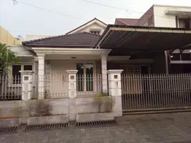 Dijual cepat rumah di Bintaro Sektor 1 Bintaro Jaya Tangerang Selatan