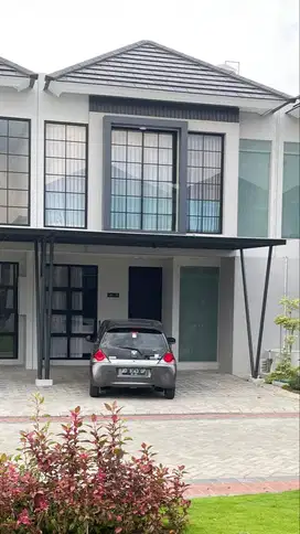 Dijual Rumah Grand Pakuwon Surbaya 2 tingkat 3KT 3 KM Semi Furnished