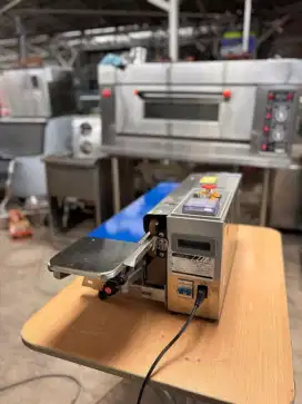 Mesin continuous band Sealer 
Merk gold
