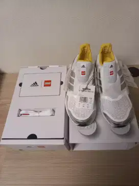 Adidas UltraBoost DNA x LEGO