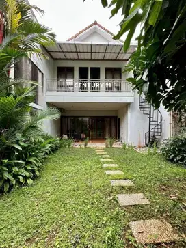 Rumah Siap Huni Ada Halaman Belakang Di Discovery Bintaro Jaya