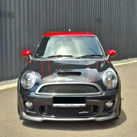 Mini cooper JCW 1.6 AT. Tahun 2013  hitam. Low km. Perfect cond