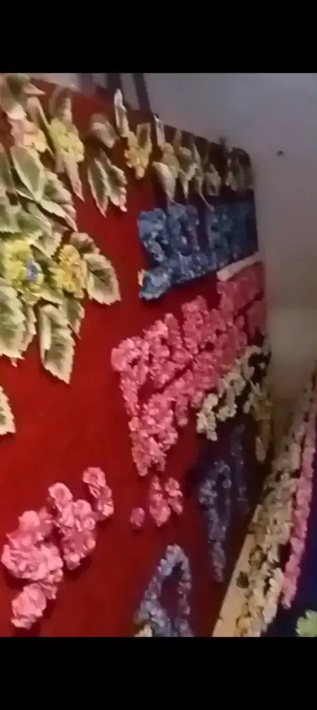 di jual papan bunga seken msh sangat bagus.lengkap.papan,bunga,kaki.