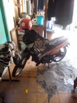 Dijual sepeda motor vega R orens thn 2004