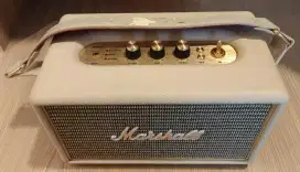 Marshall Kilburn Bluetooth Speaker warna Cream