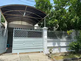 SEWA RUMAH Bersih Siap Huni Klampis Indah Surabaya