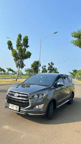 Toyota Innova Venturer 2.4 AT Diesel 2018 Grey Abu Innova 2019 2020 bu