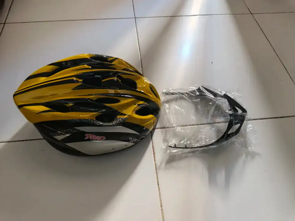 Helm sepeda merk fwd