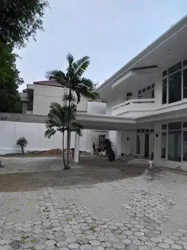 Rumah mewah Lebak bulus siap huni