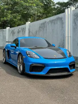 PORSCHE CAYMAN GT4