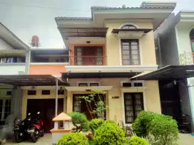 Rumah 2 Lantai, lokasi strategis dan Asri