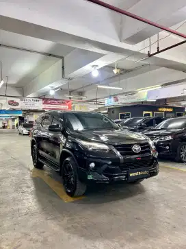 Kick Sensor Toyota Fortuner VRZ 2.4 TRD AT Diesel 2020 Like New 2021